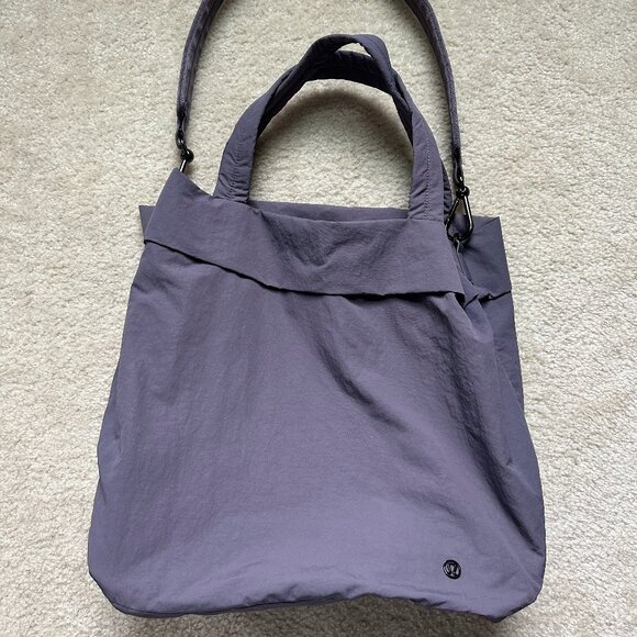 Lululemon On My Level Bag 2.0 19L - Picture 1 of 3